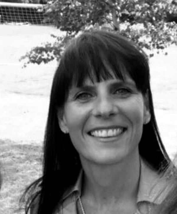 We talk curtains and blinds with Deanna from Dressing Homes - Instant Home